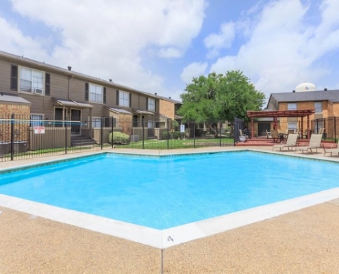 Victoria, Texas Multi-Family Property For Sale - Apartment Realty - Pool - 2