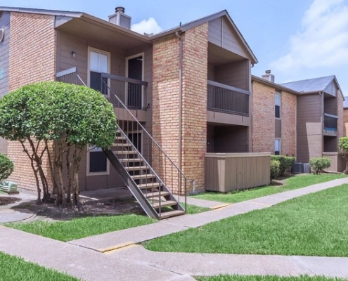 Victoria, Texas Multi-Family Property For Sale - Apartment Realty - Exterior - 2